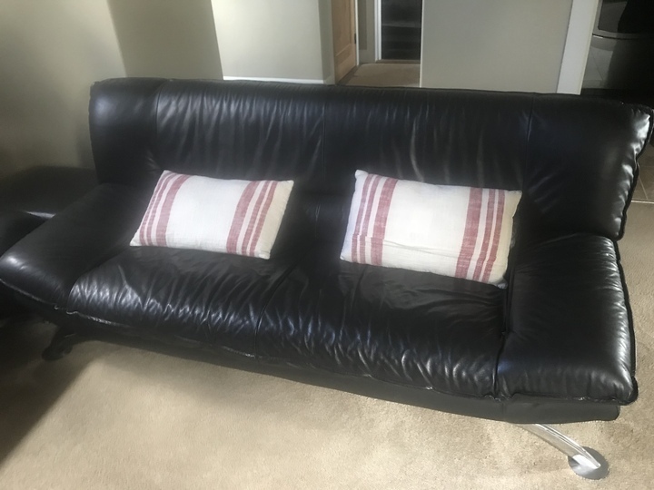 Alaska's List Furniture Leather Couch