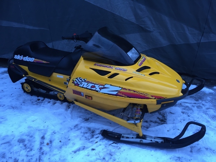 Alaska's List Snowmachines 1998 Skido