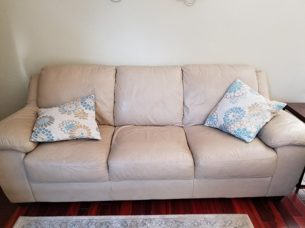 Alaska's List Furniture Leather Couch&