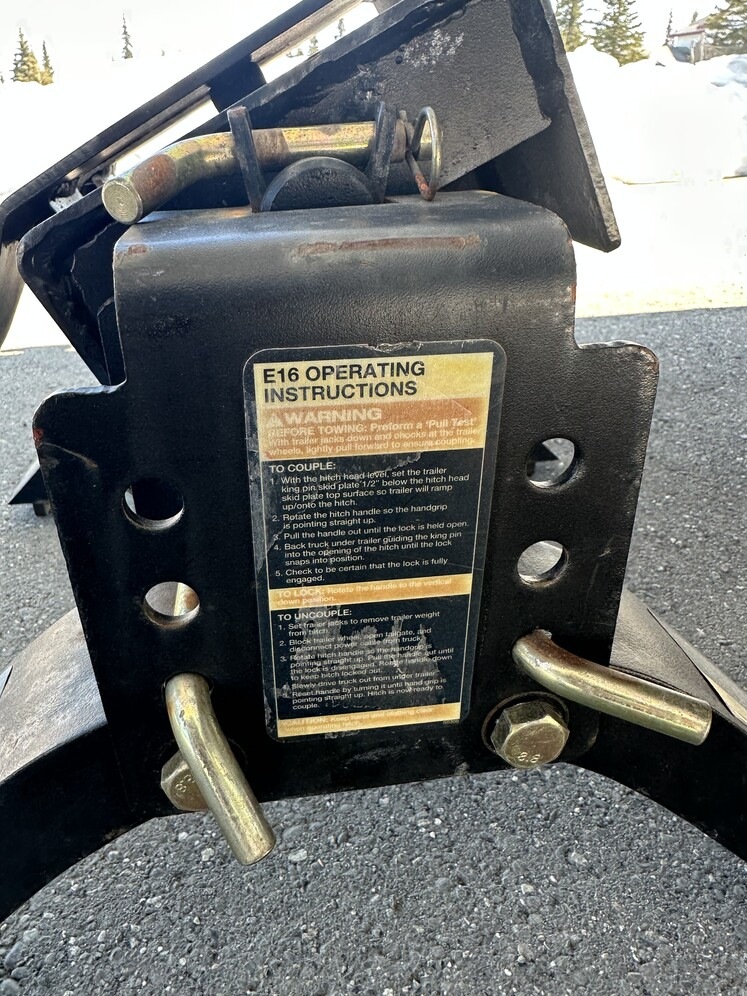 Alaska's List Curt E16 5th Wheel Hitch For Sale