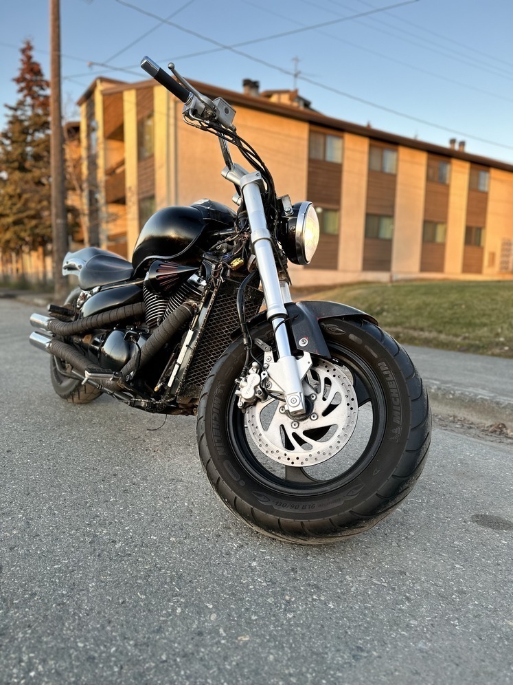 Alaska's List : Motorcycles : Suzuki Boule