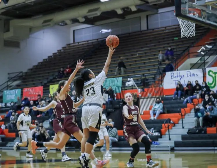 Prep Hoops Tikigaq Harpoonerettes of Point Hope bag big game on and