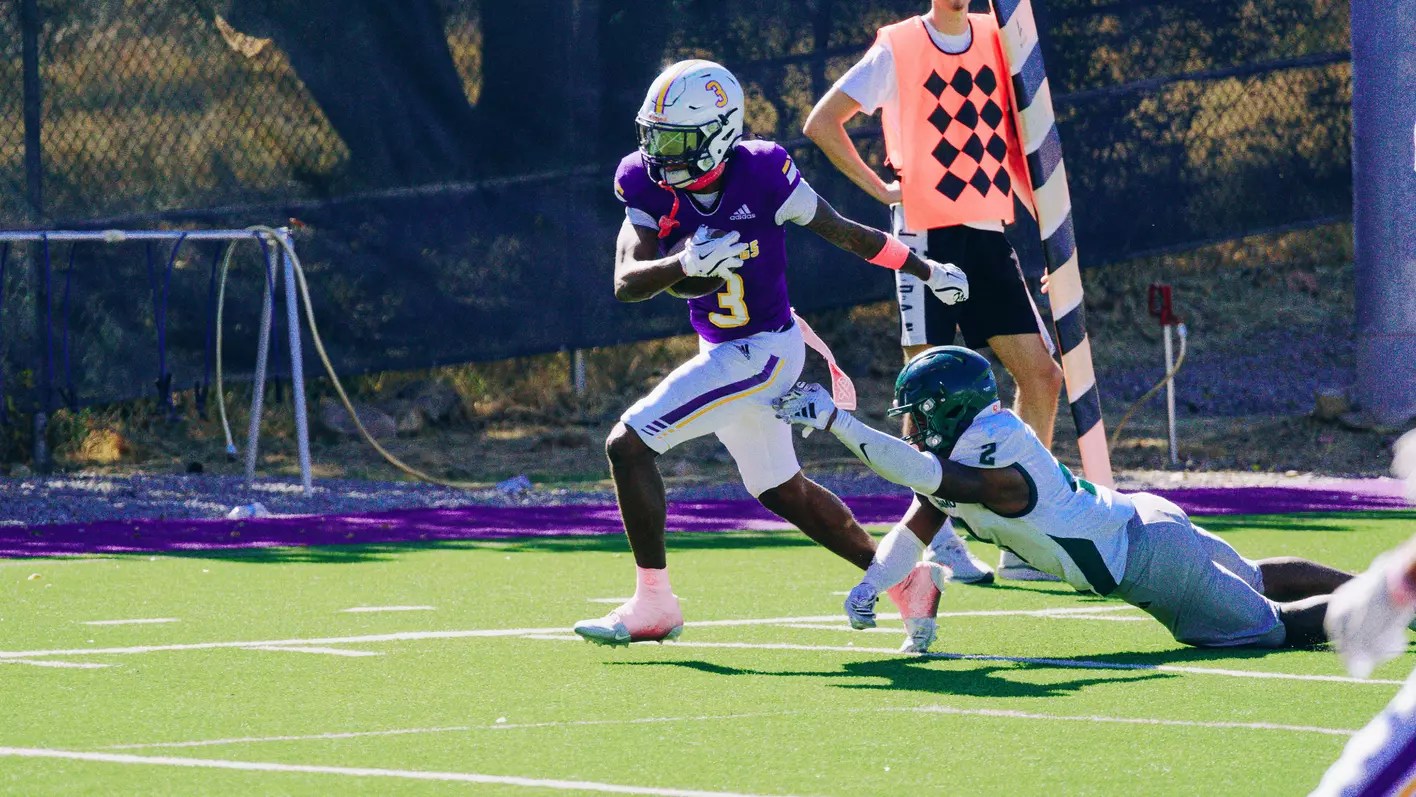 Zimmerman Makes History as Alaska's First NCAA Receiver with 4 TDs