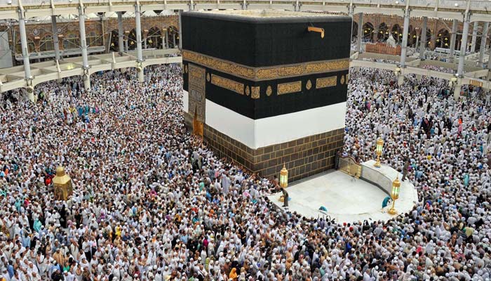 كم مرة هدمت الكعبة