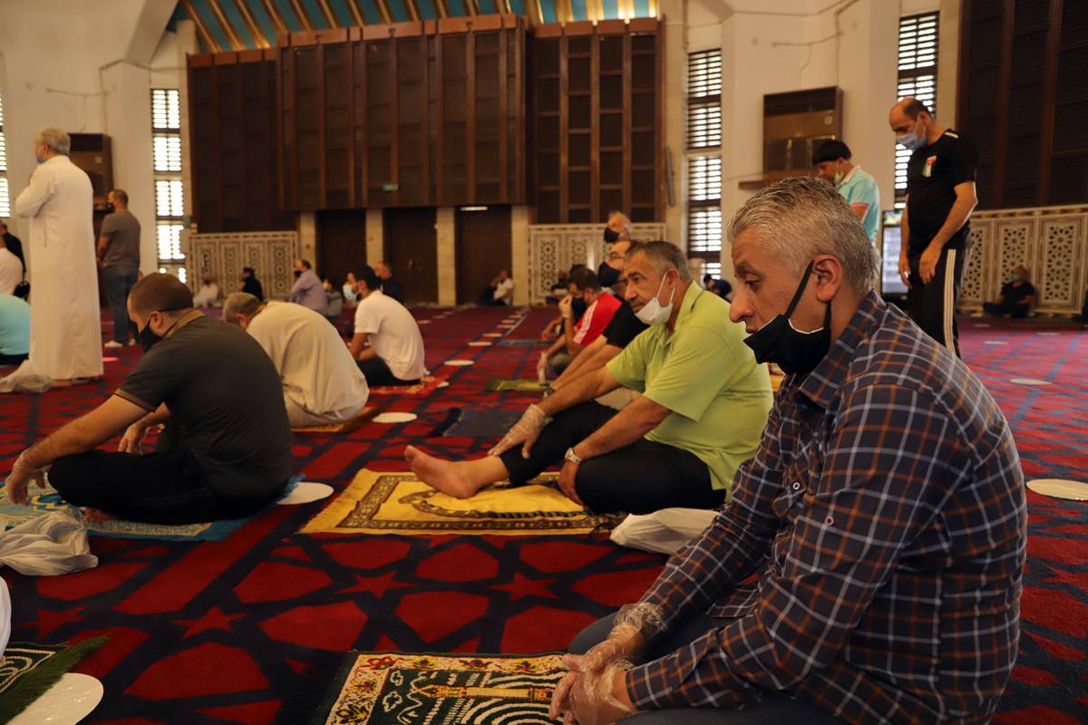 متى ينتهي موعد صلاة العشاء