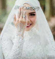 لفات الحجاب الخاصة ببدلة الفرح