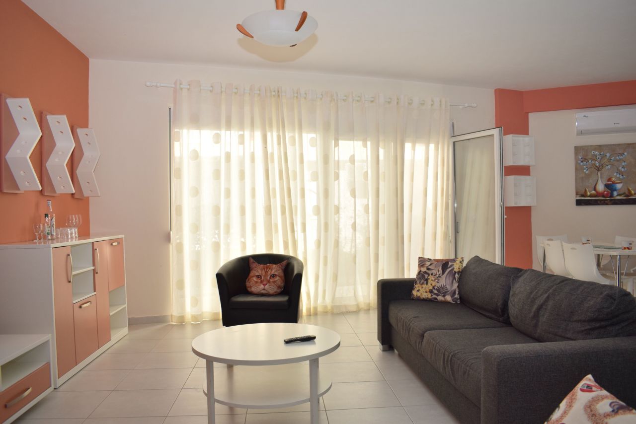 Vacation House With Garden For Rent Durres