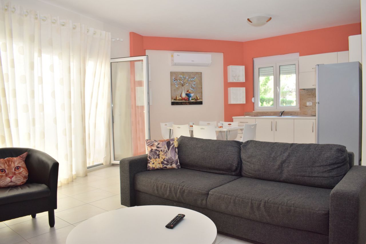 Vacation House With Garden For Rent Durres