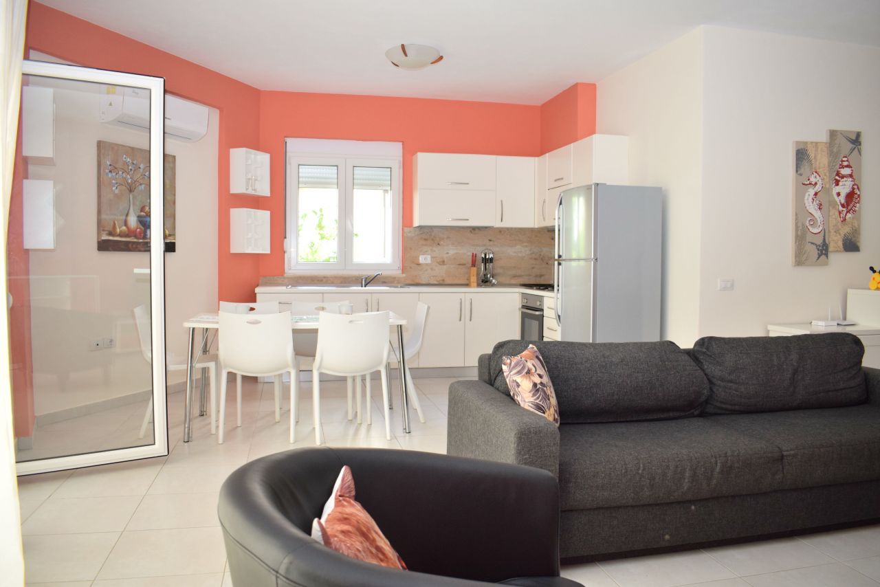 Vacation House With Garden For Rent Durres