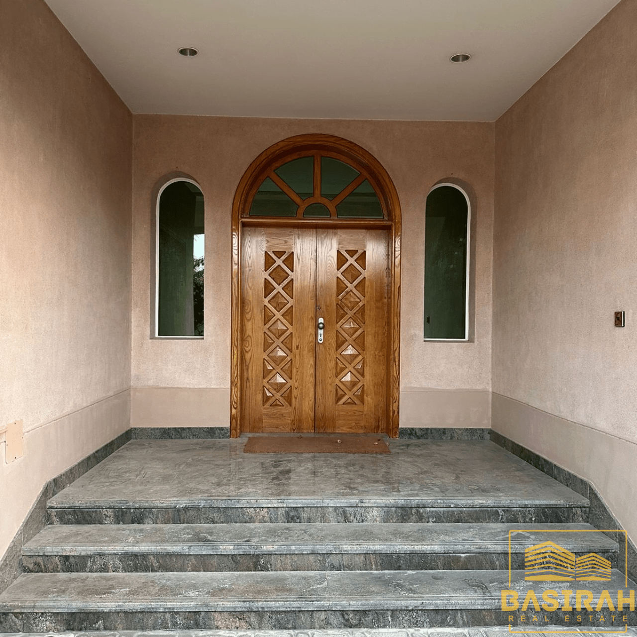 Impressive 5BR + Pool Villa for RENT Umm Suqeim Basirah Real Estate