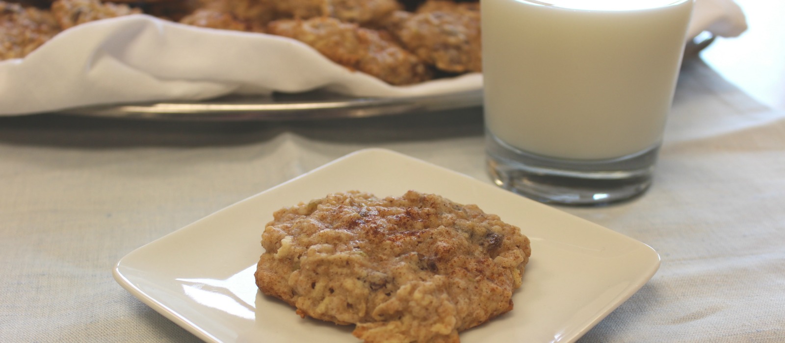 oatmealraisinapplecookies1600 Alberta Milk