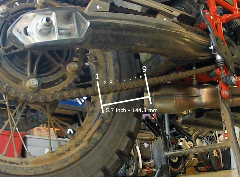How to adjust your BMW F800GS chain tension in a few minutes.