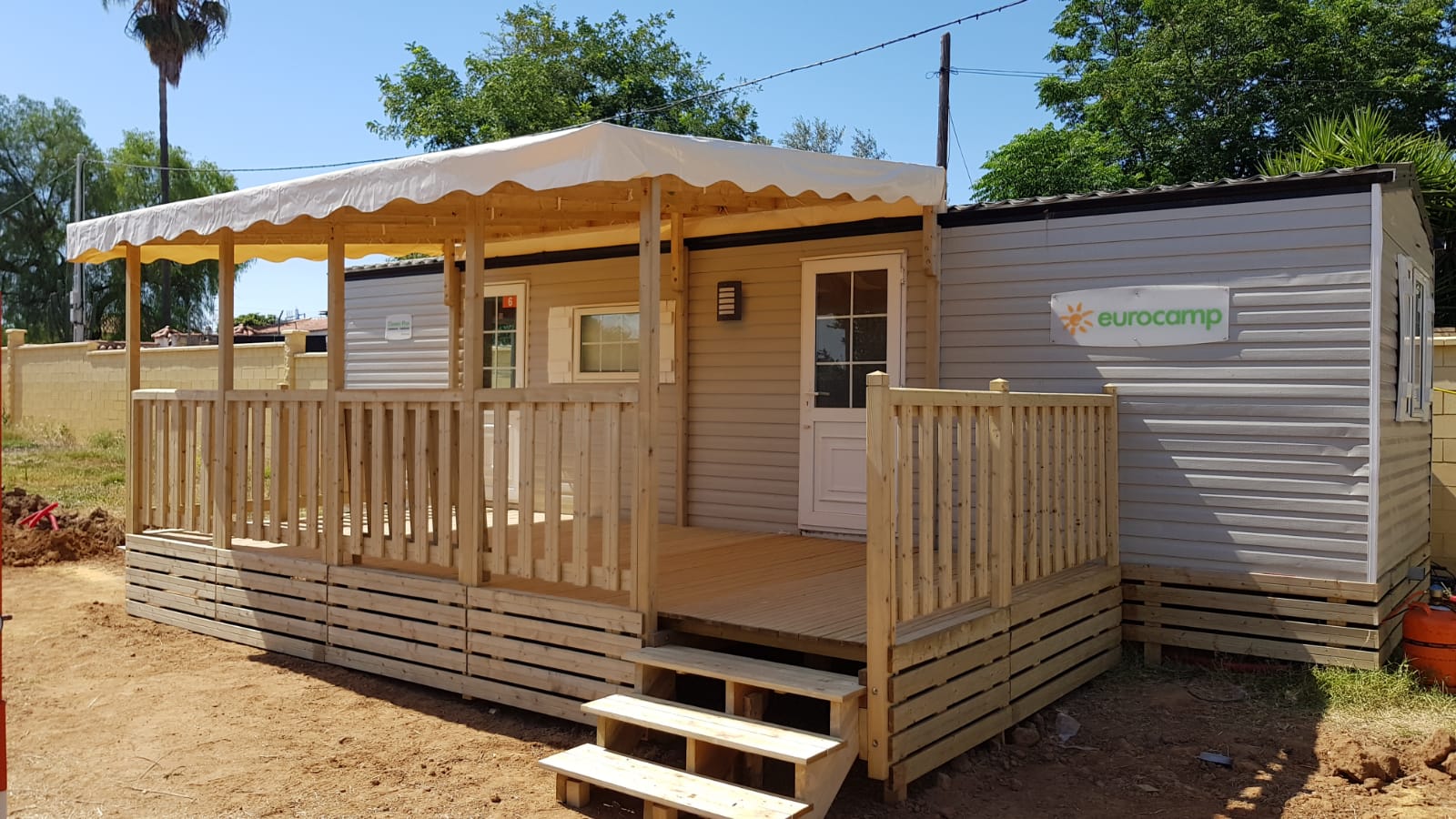 terraza madera semicubierta madera tratada con Autoclave III y Iv