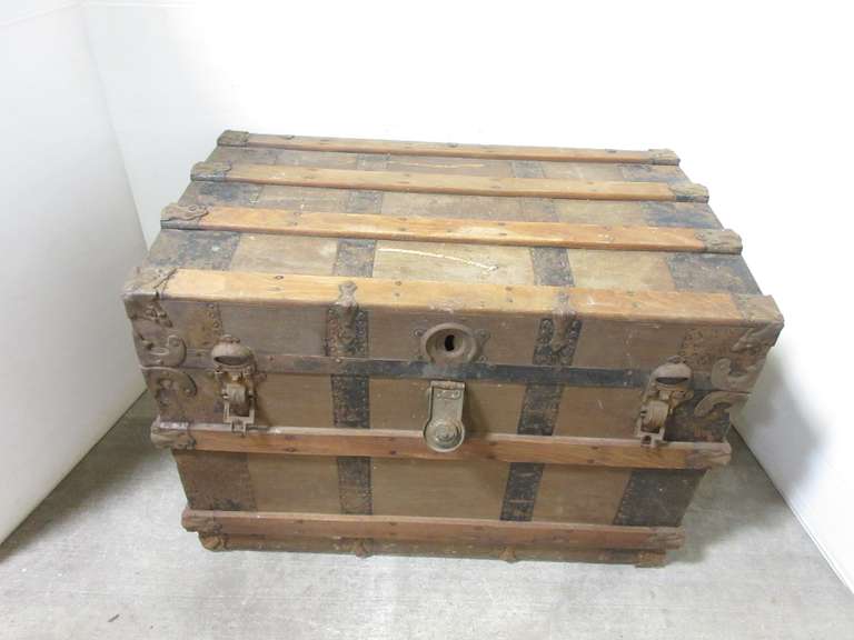 Albrecht Auctions Large Wooden/Metal Chest with Tray