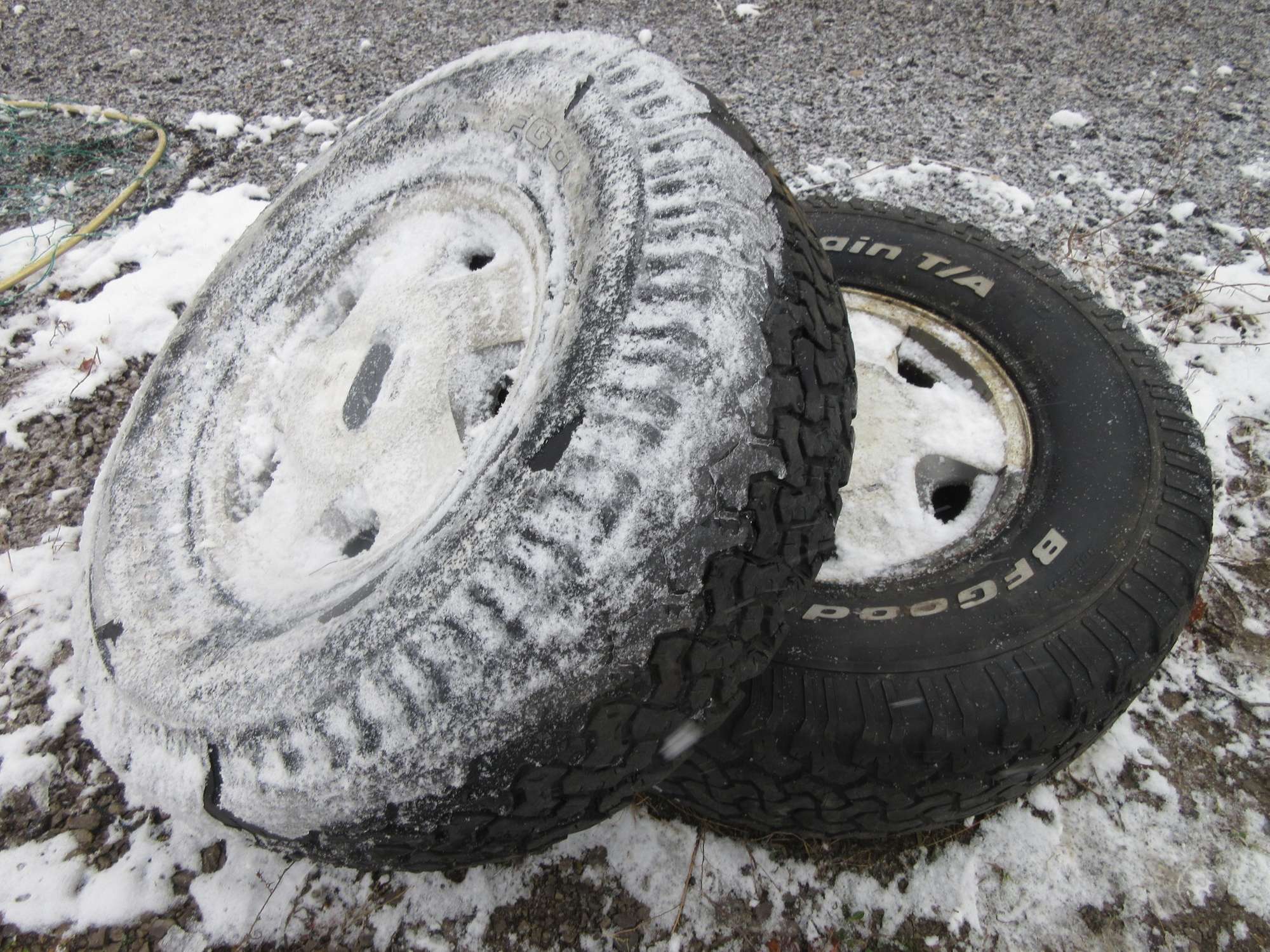 Albrecht Auctions Pair of Chevrolet Silverado Truck Wheels, Aluminum