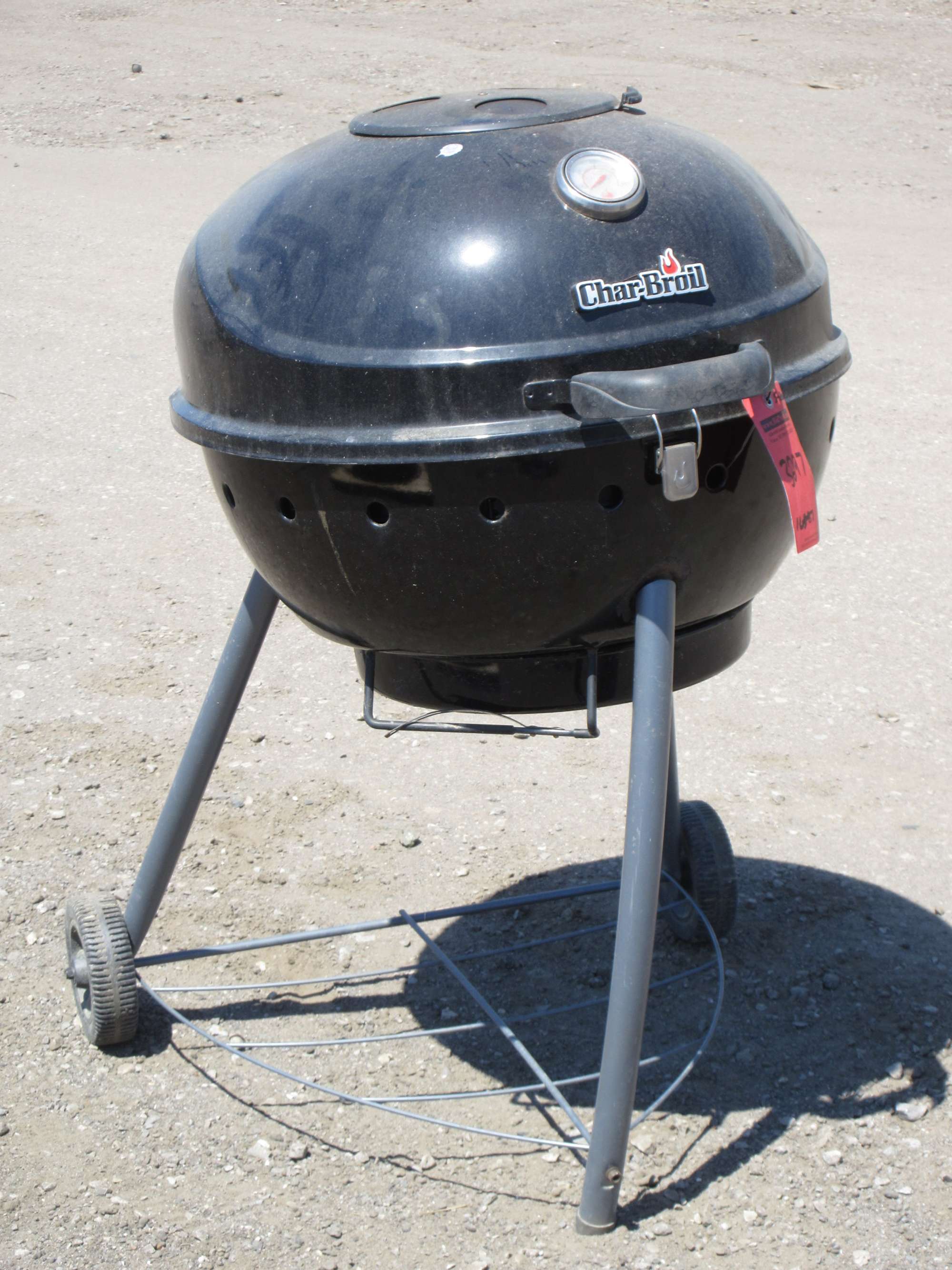 Albrecht Auctions CharBroil Charcoal Grill