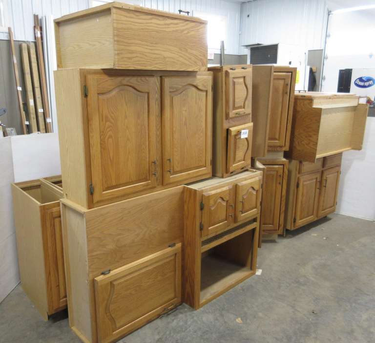 Albrecht Auctions Kitchen Include Base and (2