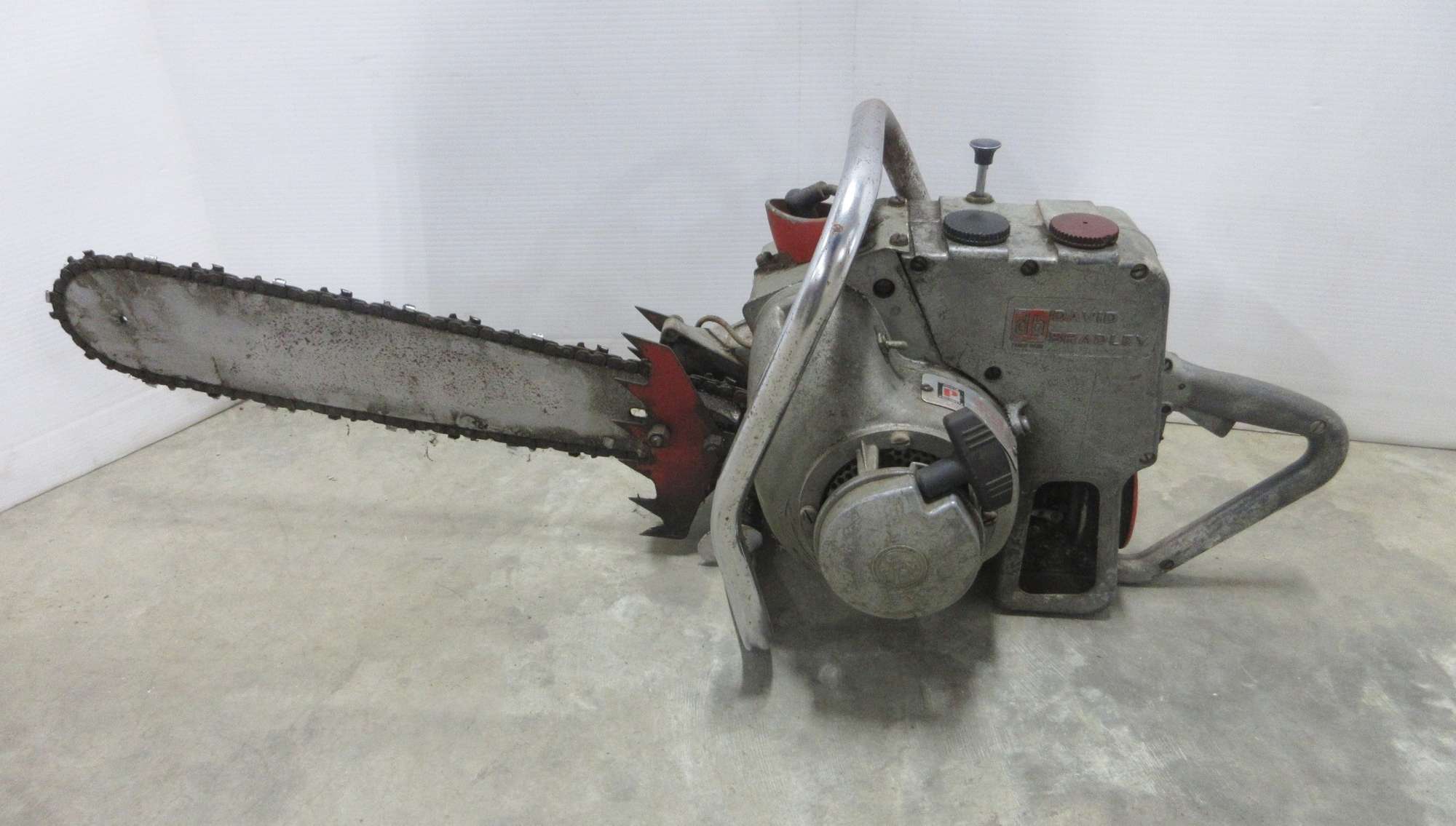 Albrecht Auctions David Bradley Chainsaw