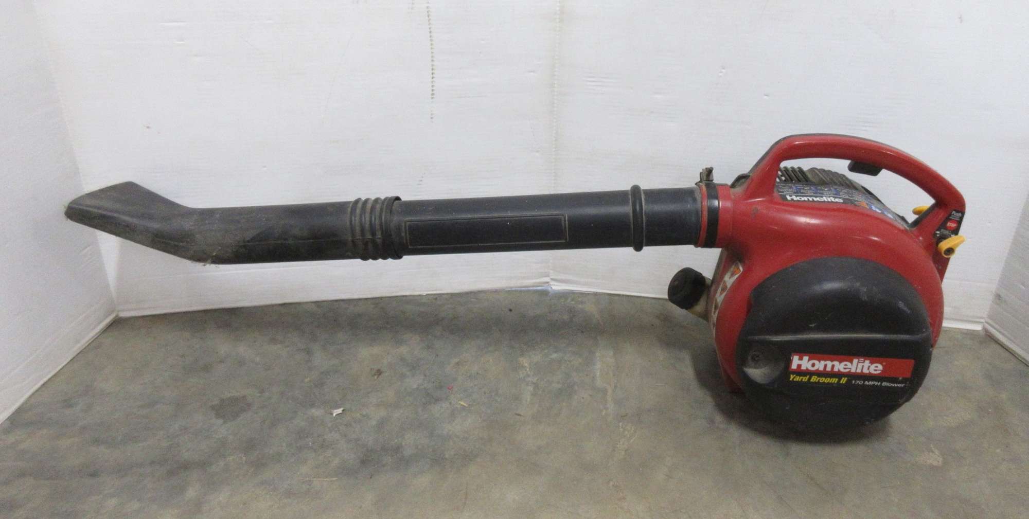 Albrecht Auctions Homelite Leaf Blower