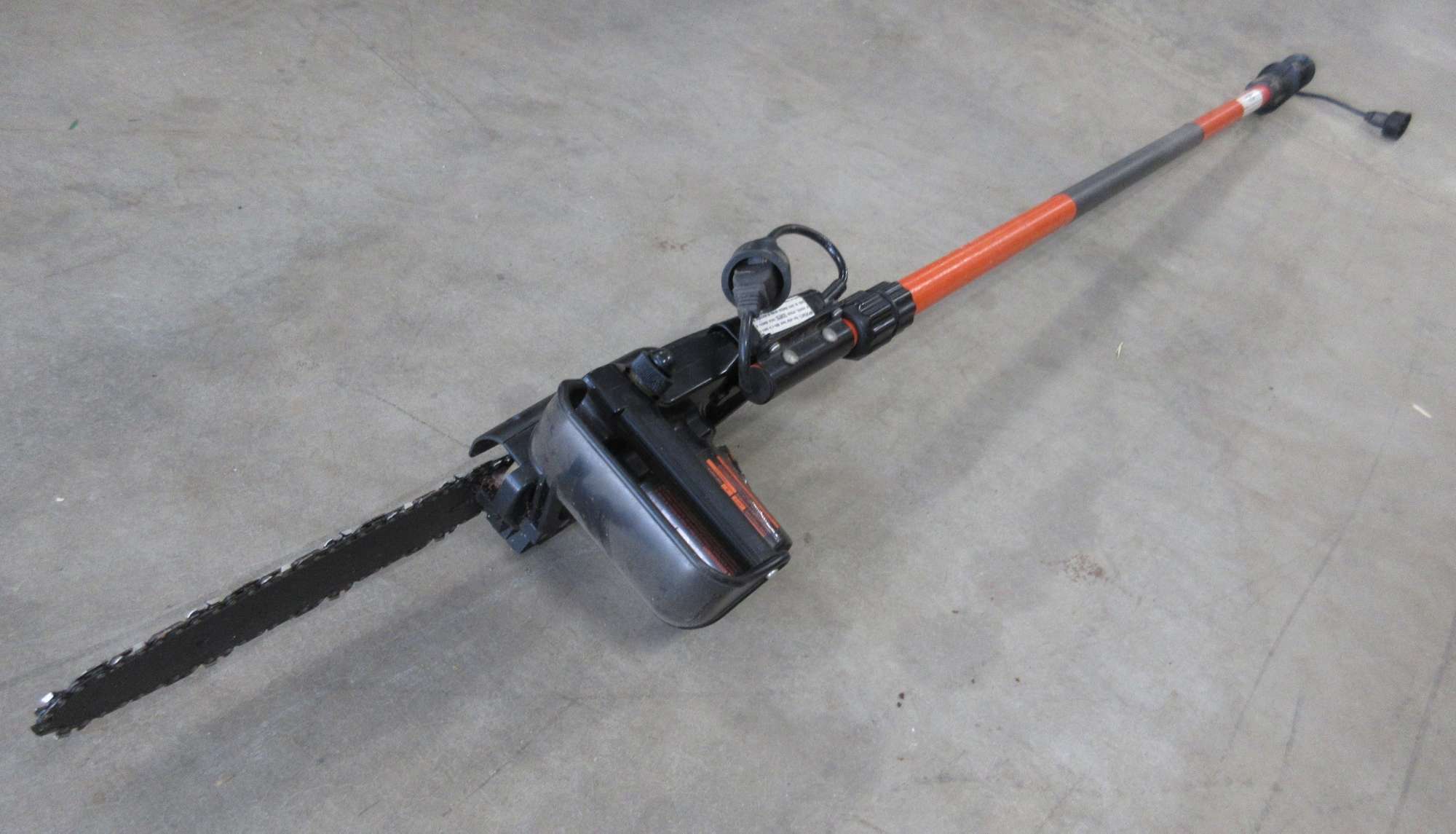 Albrecht Auctions Remington Electric Pole Saw