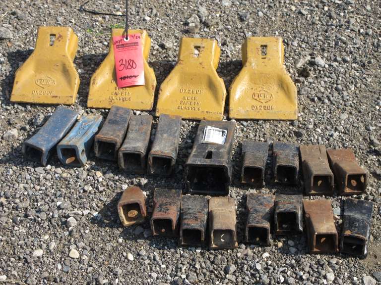 Albrecht Auctions Backhoe and Excavator Bucket Teeth