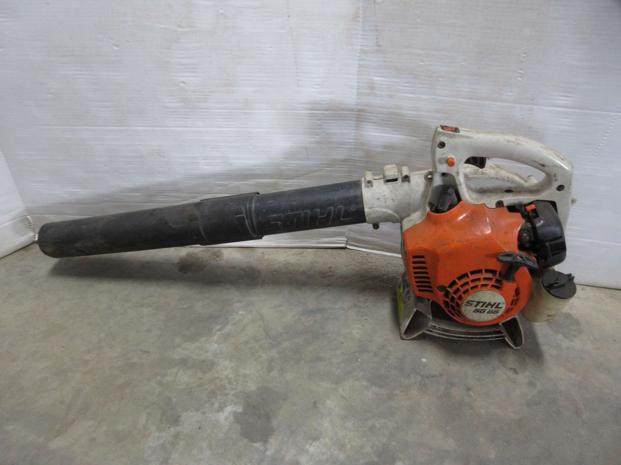 Albrecht Auctions Stihl Leaf Blower