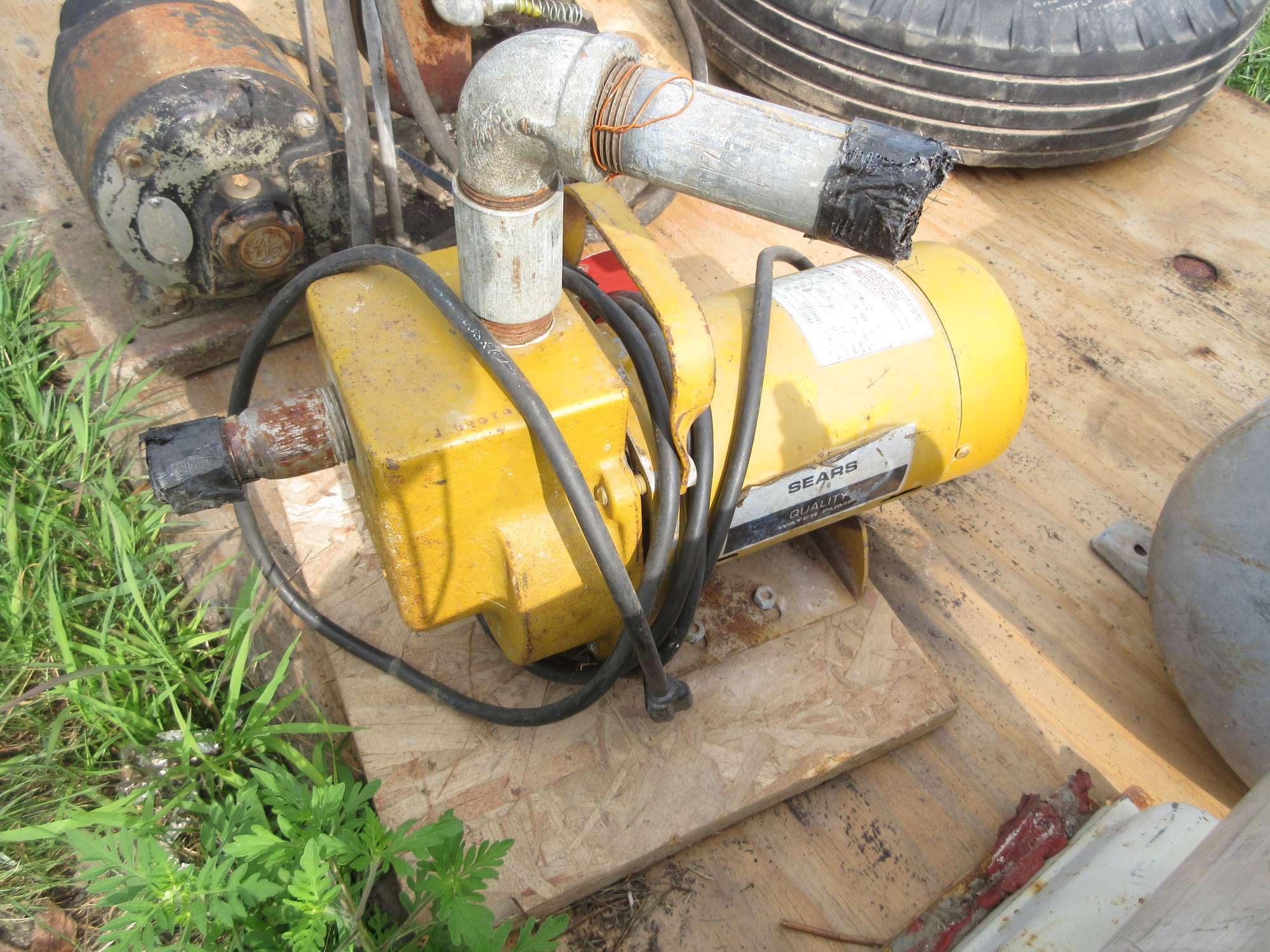 Albrecht Auctions Sears Quality Water Pump, Model No. 548H2EC11, 1/2