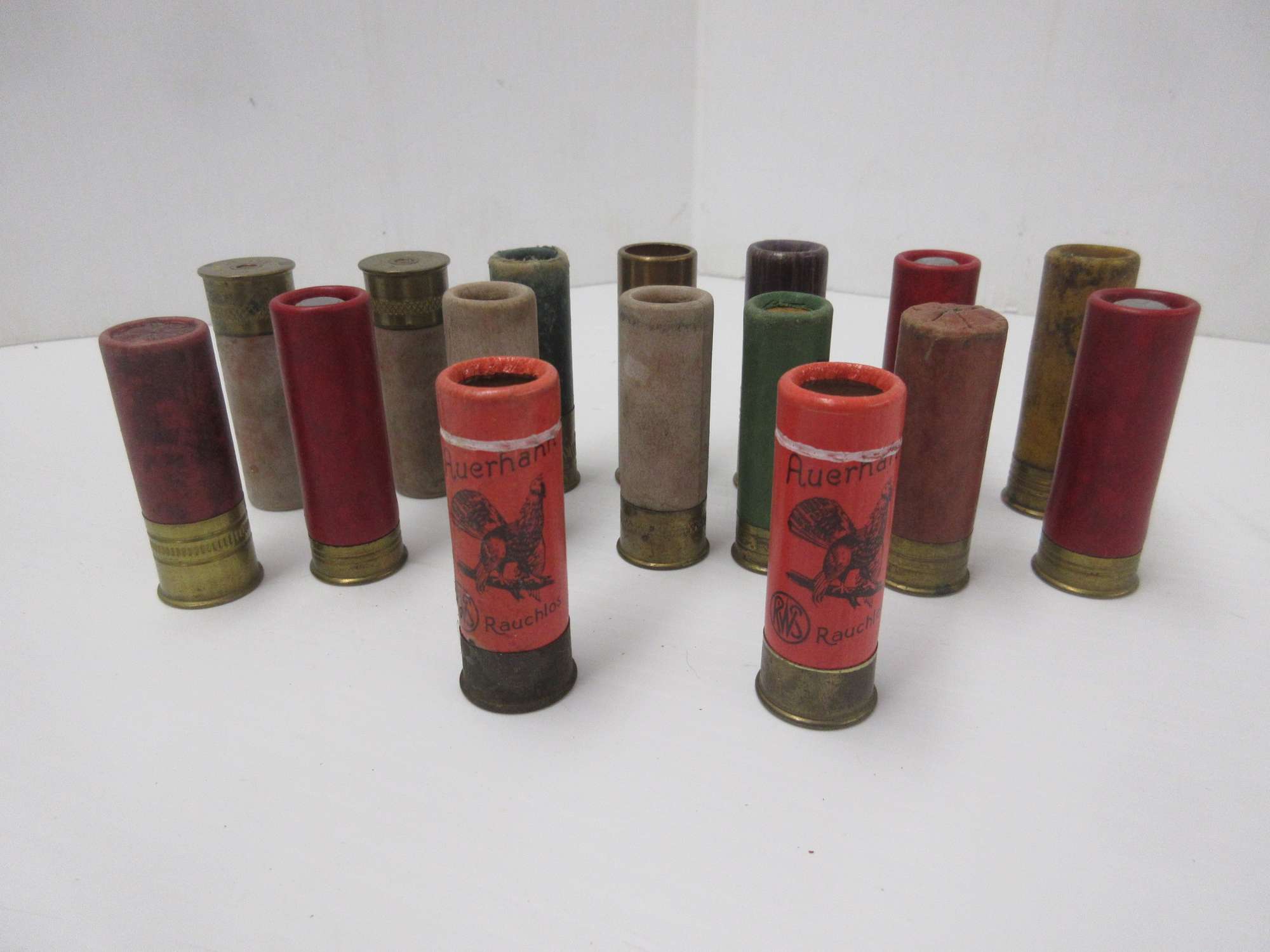 Albrecht Auctions (16) Paper Shotgun Shells, Remington, Westernfield