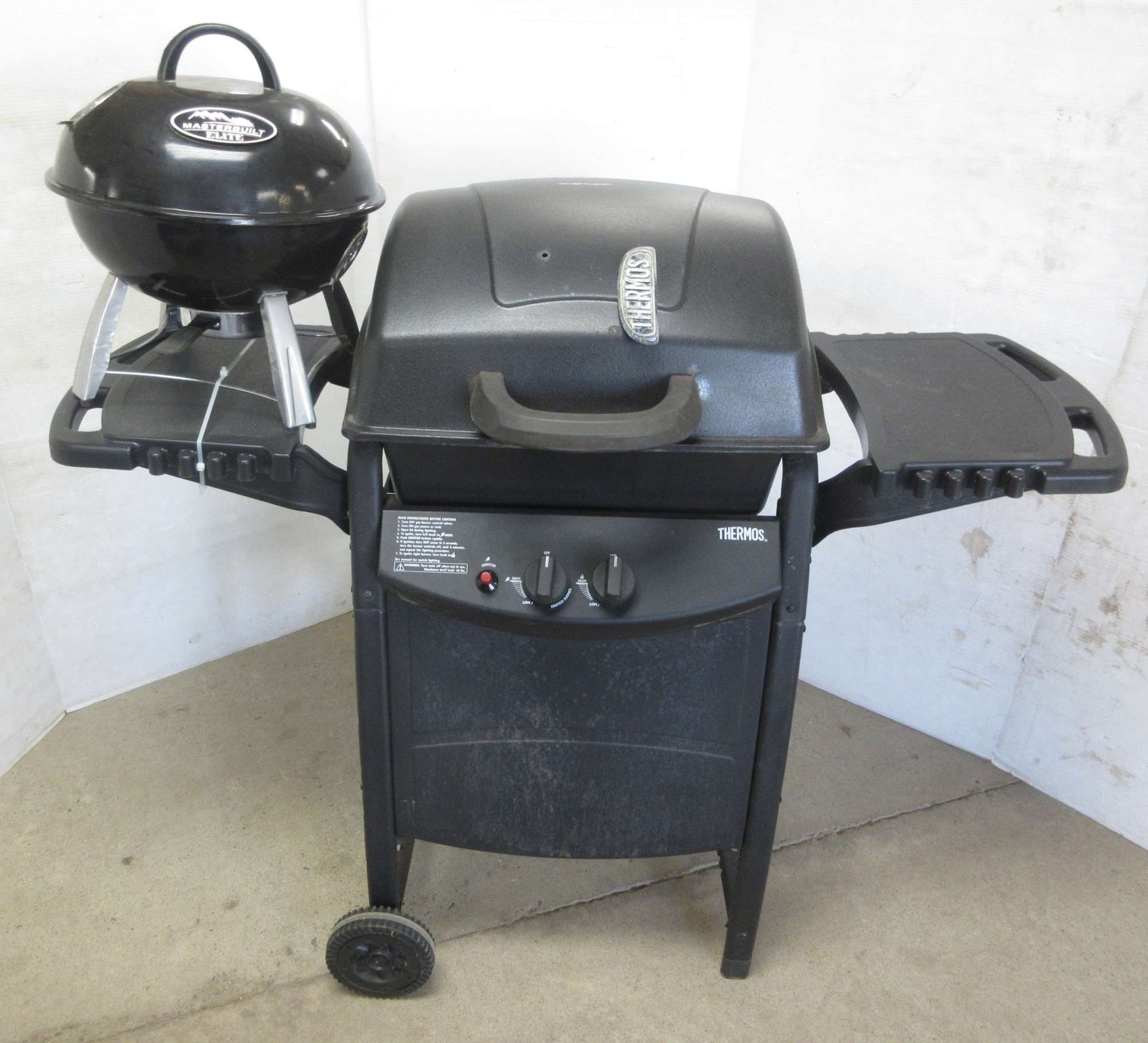 Albrecht Auctions Thermos TwoBurner Gas Grill, Cover, and