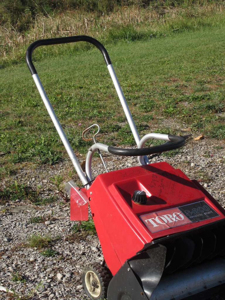 Albrecht Auctions Toro S200 Snow Blower