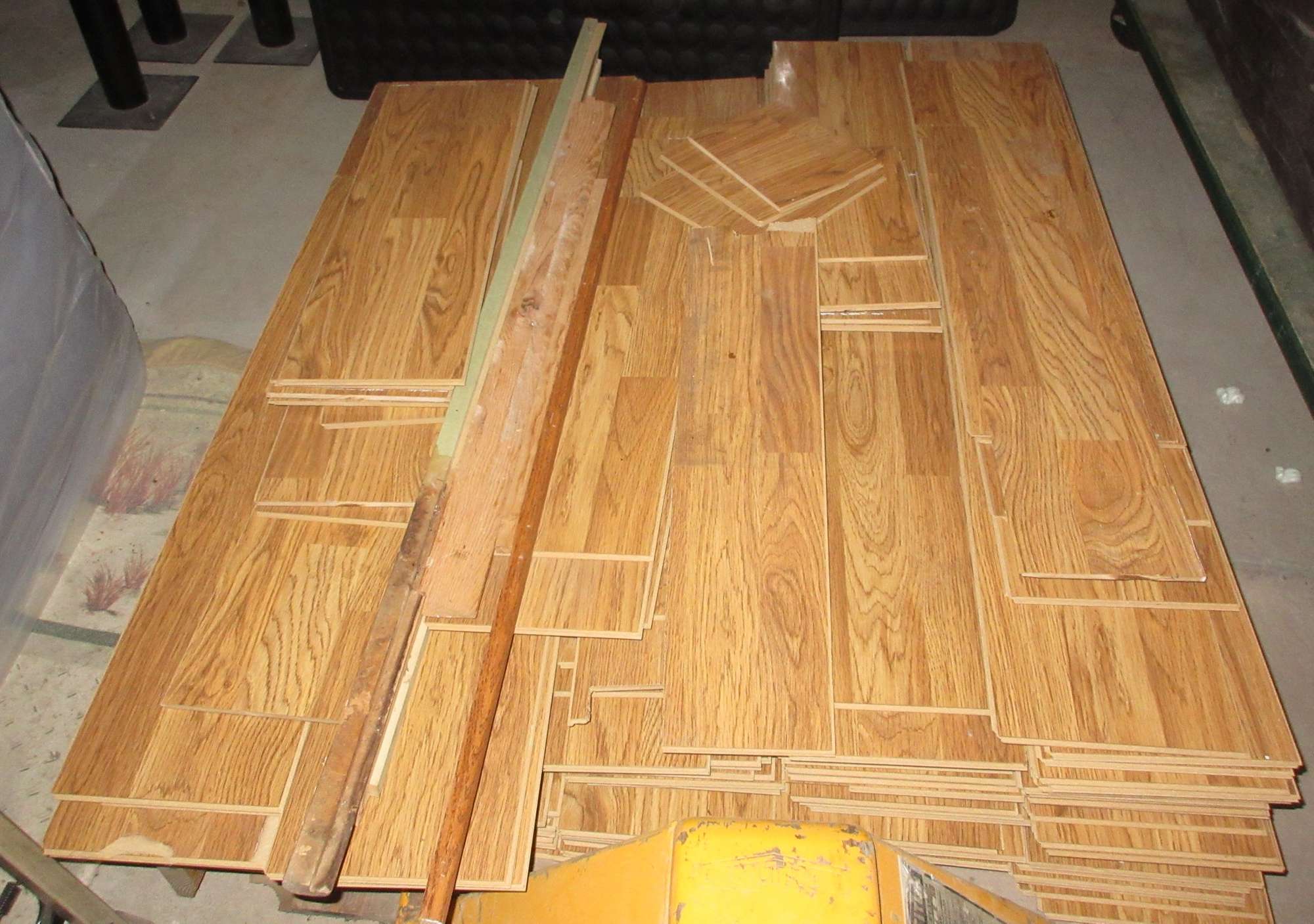 Albrecht Auctions (95) Planks of Honey Oak Hardwood
