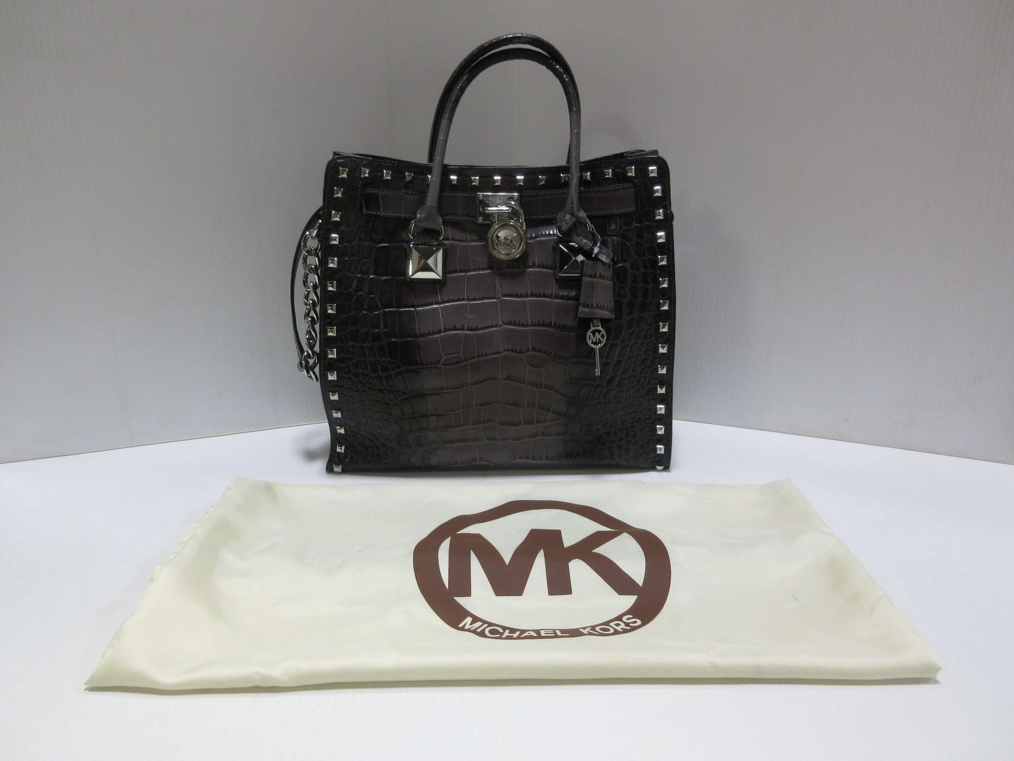 High End Handbag Consignment Furniture