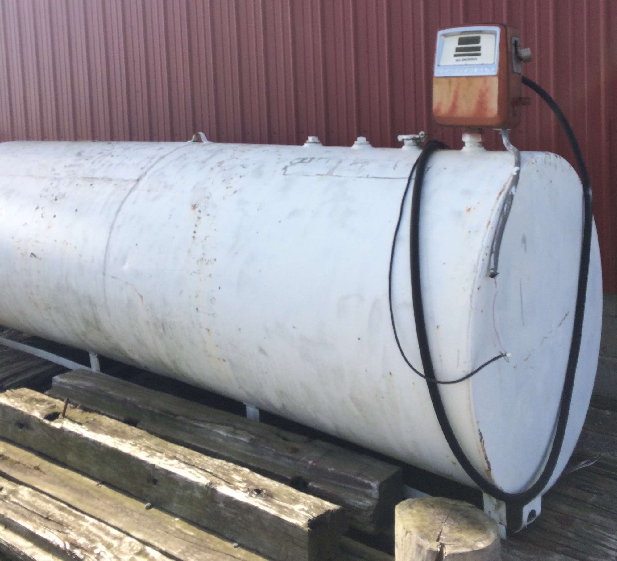 Albrecht Auctions Approx. 1000Gallon Diesel Tank with Pump, Seller