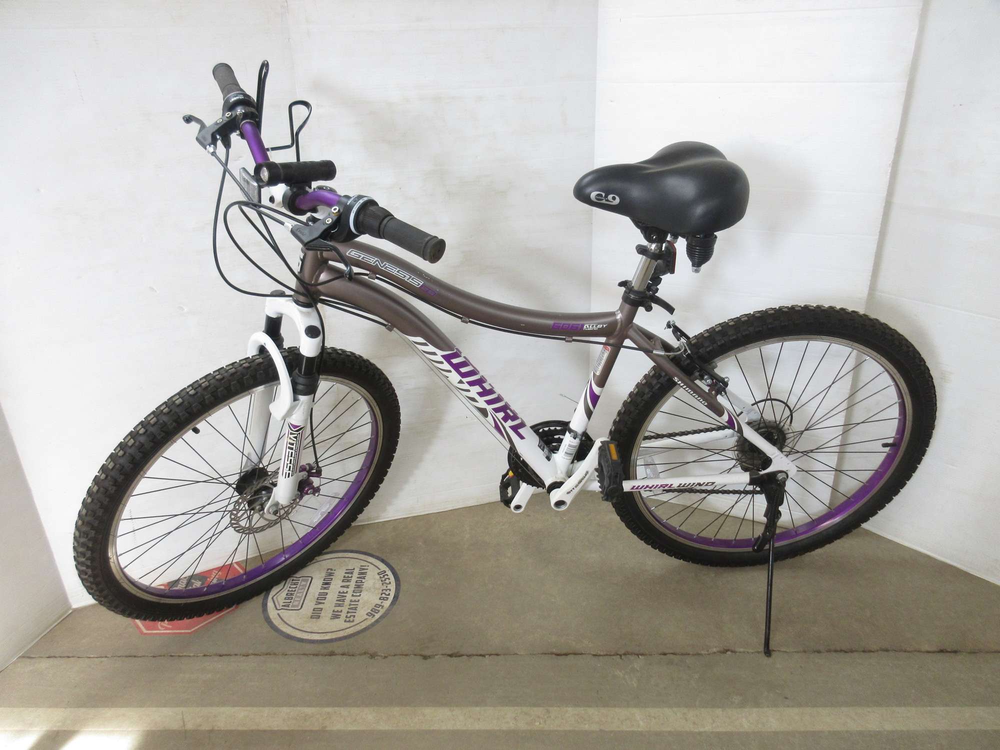 Albrecht Auctions Whirl Genesis 26" Ladies Kent Mountain Bike with
