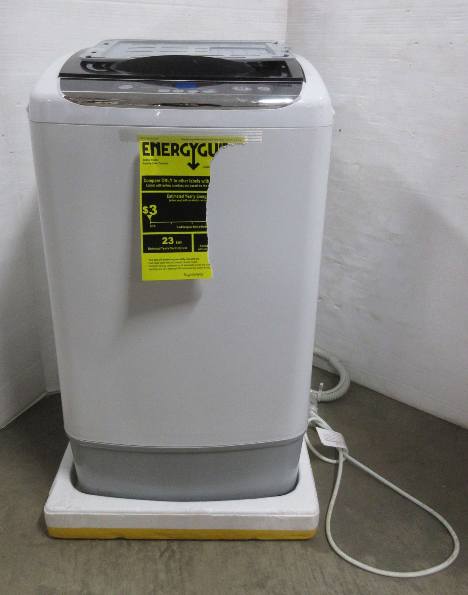 Albrecht Auctions Black & Decker Portable Washer, White 0.9 Cu. Ft