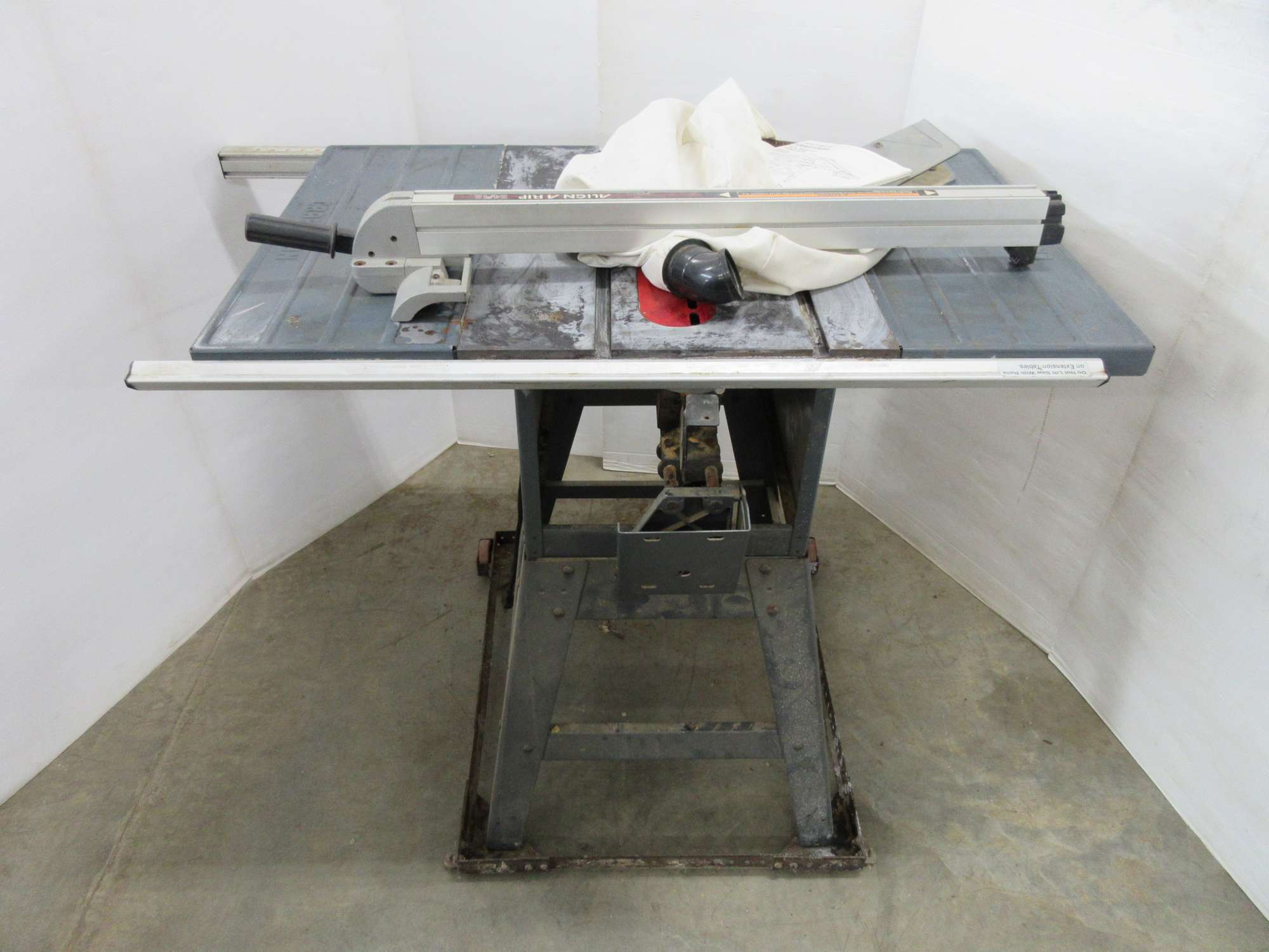 Albrecht Auctions Craftsman 10" Stationary Table Saw, No. 315.228310