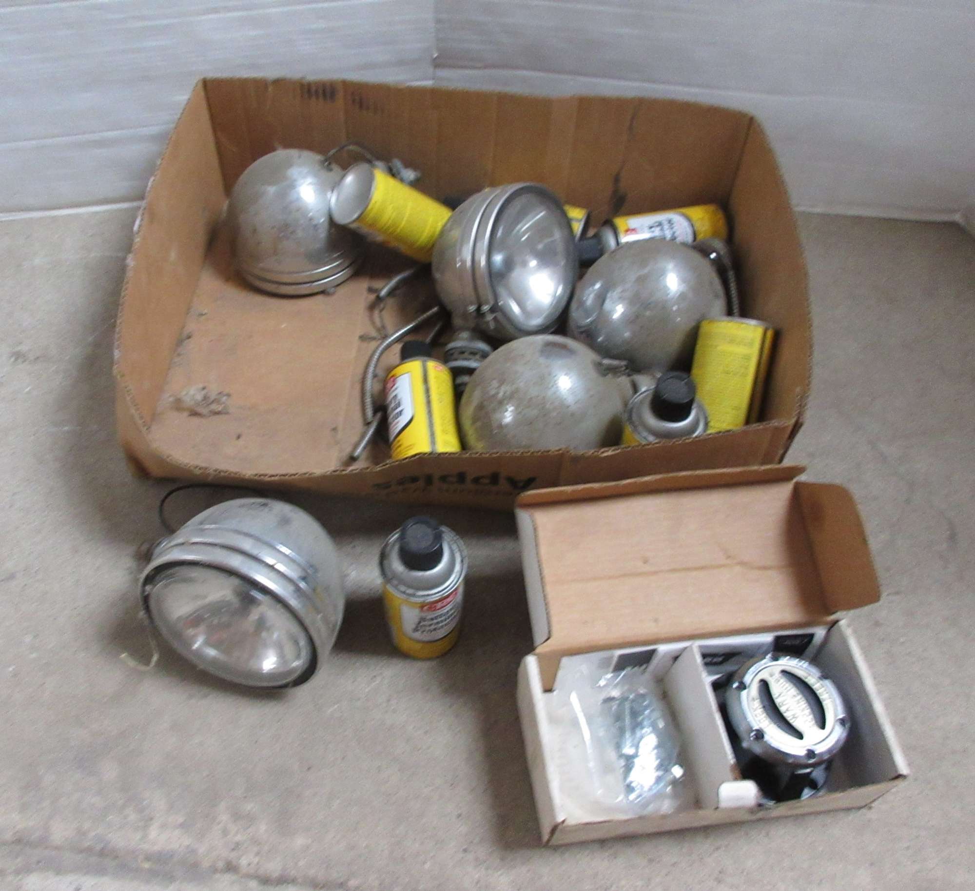 Albrecht Auctions (4) Spotlights, CRC Battery Terminal