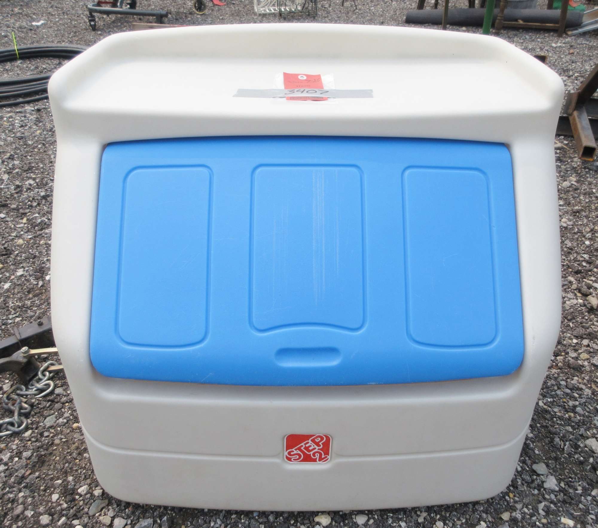 Albrecht Auctions Step 2 Toy Box