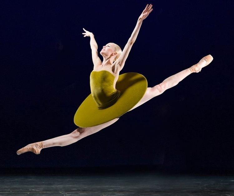 Dusty Button Alchetron, The Free Social Encyclopedia