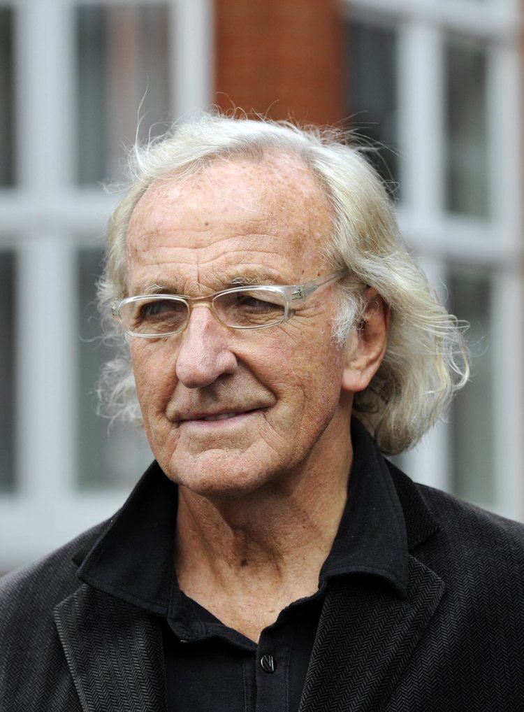 John Pilger Alchetron, The Free Social Encyclopedia