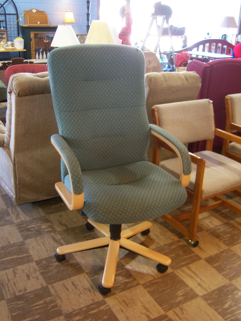 Sofas & Chairs