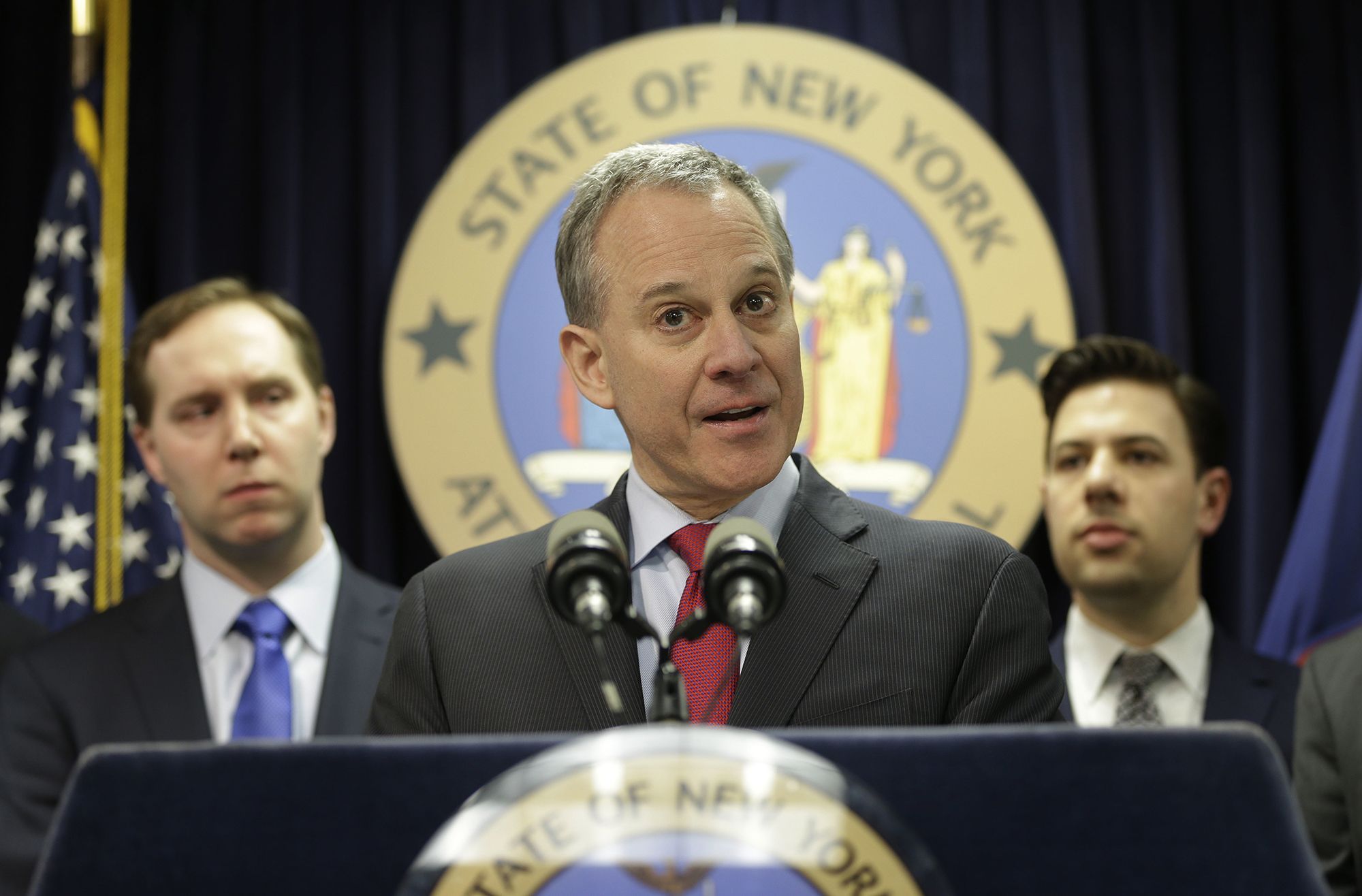 Fiscalía anuncia cargos contra falso abogado de migración de Nueva York
