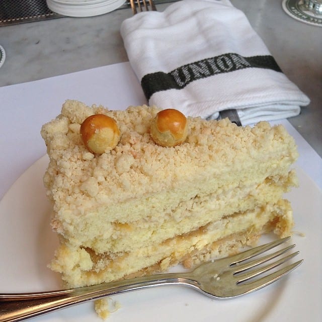 Olahraga Terus, Makan Enak Jalan Terus! Nastar Crumble