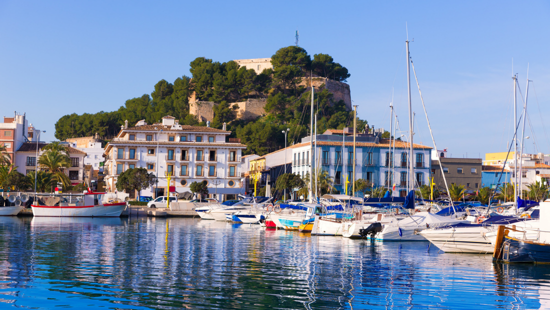 Город Дения в Испании достопримечательности, инфраструктура, пляжи