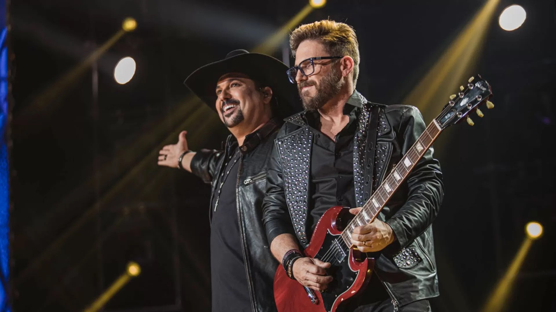 “Música na Band Live” apresenta show ao vivo da dupla Edson e Hudson Além da Tela