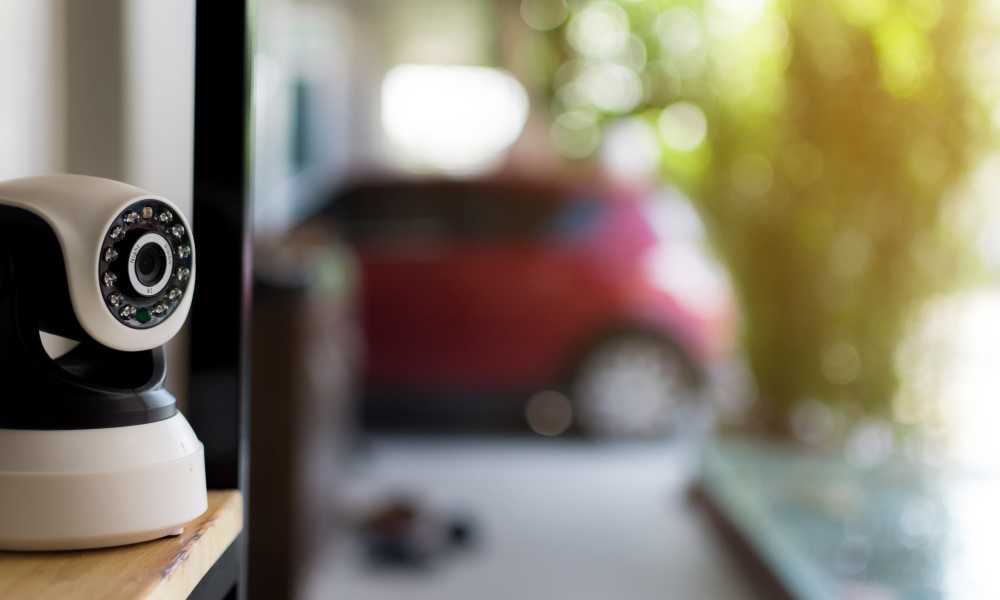 Do Real Security Cameras Have Blinking Lights? Alert and Secure