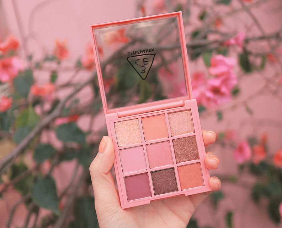 【2019年最新】今っぽいトレンド顔が作れる！韓国の人気アイシャドウパレット10選 ALEUM TOWN