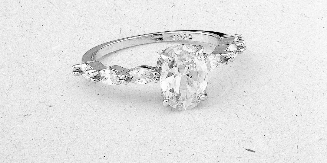 Amaya Solitaire Ring (4 Days Rental) oleh Jewelry Rental by Maharaja