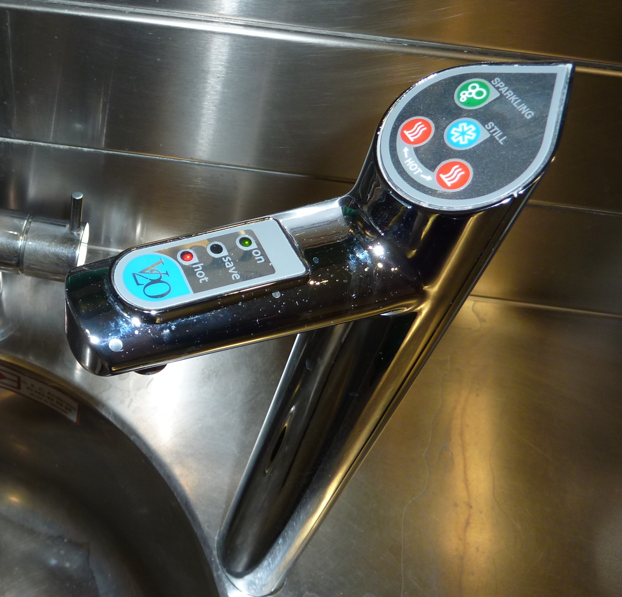 Getting hot water from a tap without burning yourself Alex Poole