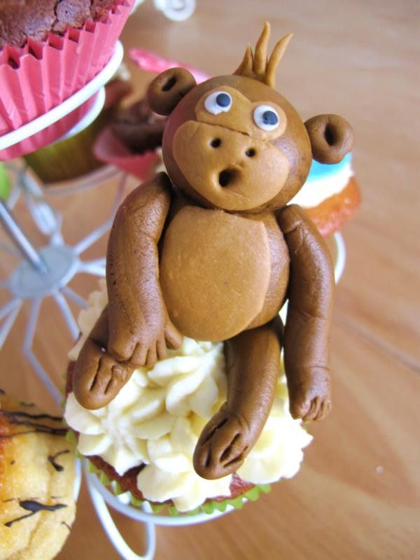 Singe en pâte à sucre